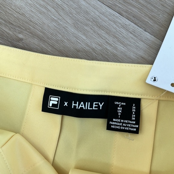 x Hailey Pleated Miniskirt
FILA - Picture 7 of 7